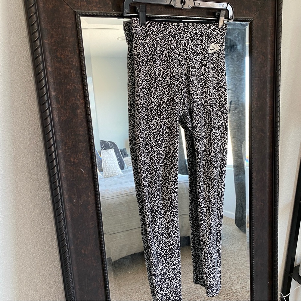 Nike leopard print Leggings